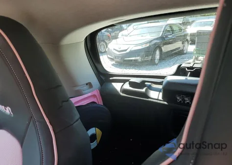 2019 Smart Fortwo z USA, uszkodzony, nr VIN WMEFJ9BAXKK359995